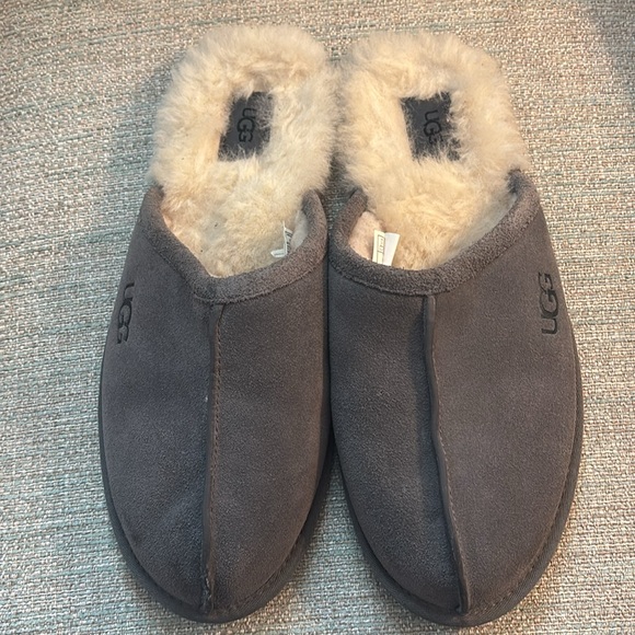 UGG Sheepskin Scuff Gray Slippers House Shoes Men’s size 12 - Picture 4 of 8
